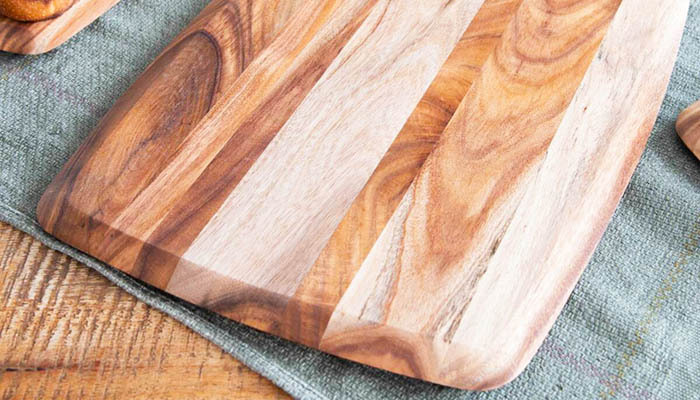 wood grain type porosity